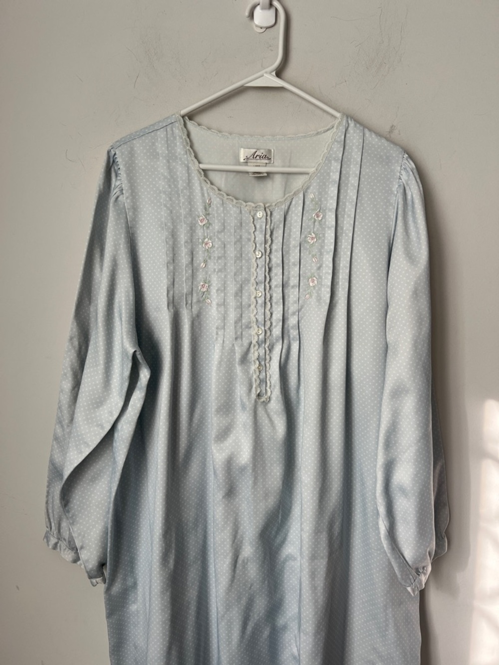 Vtg Aria nightgown light blue with delicate embroidered classic feminine ♦️ - Picture 2 of 7
